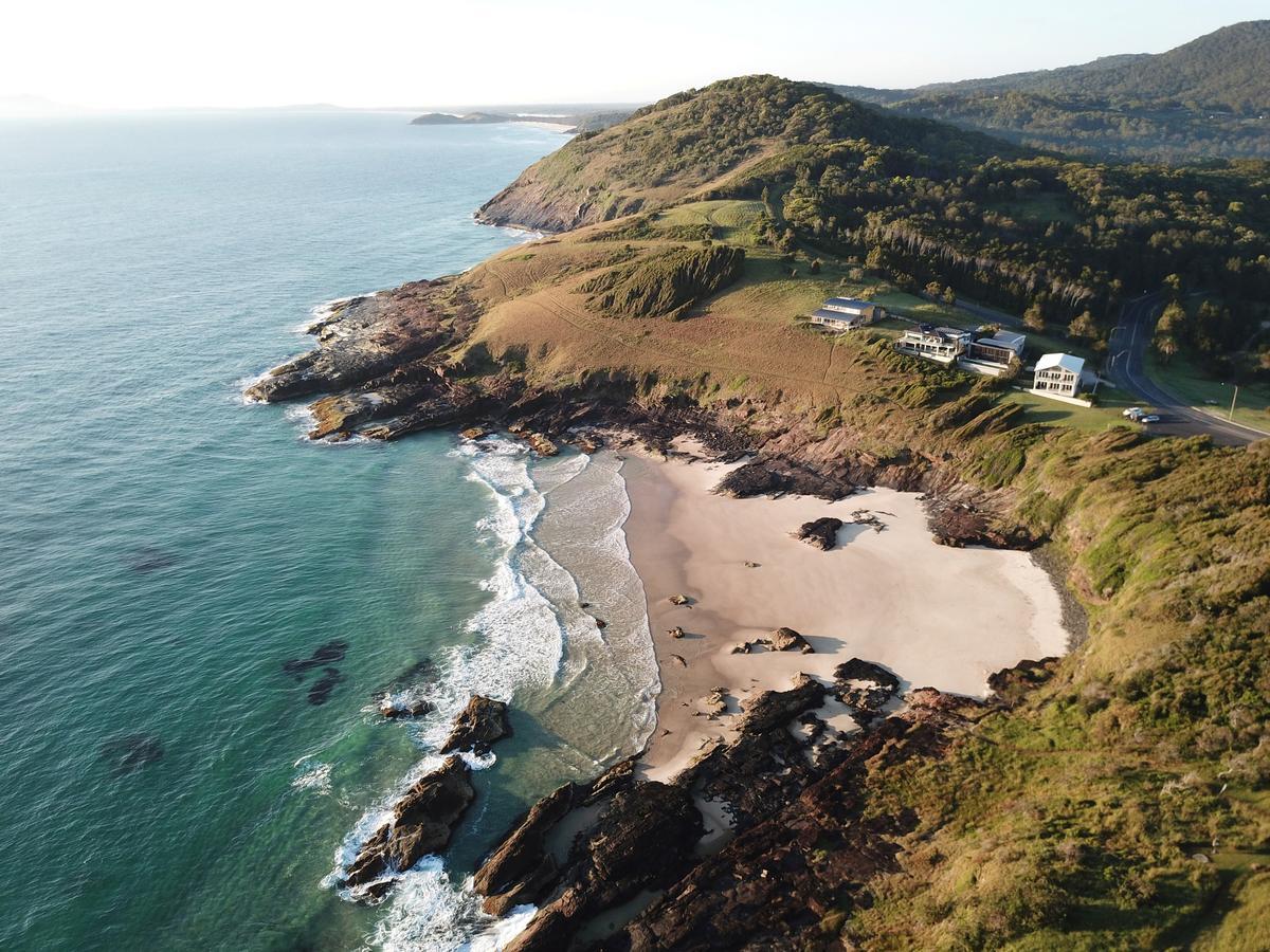 Oceanscape Luxury Beachfront Villas Scotts Head Exterior foto