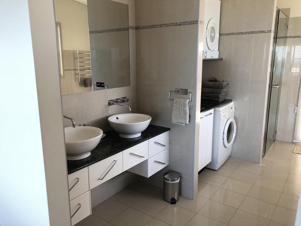 Oceanscape Luxury Beachfront Villas Scotts Head Quarto foto